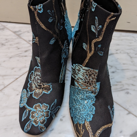 French blue embroidered bootie - Picture 2 of 7
